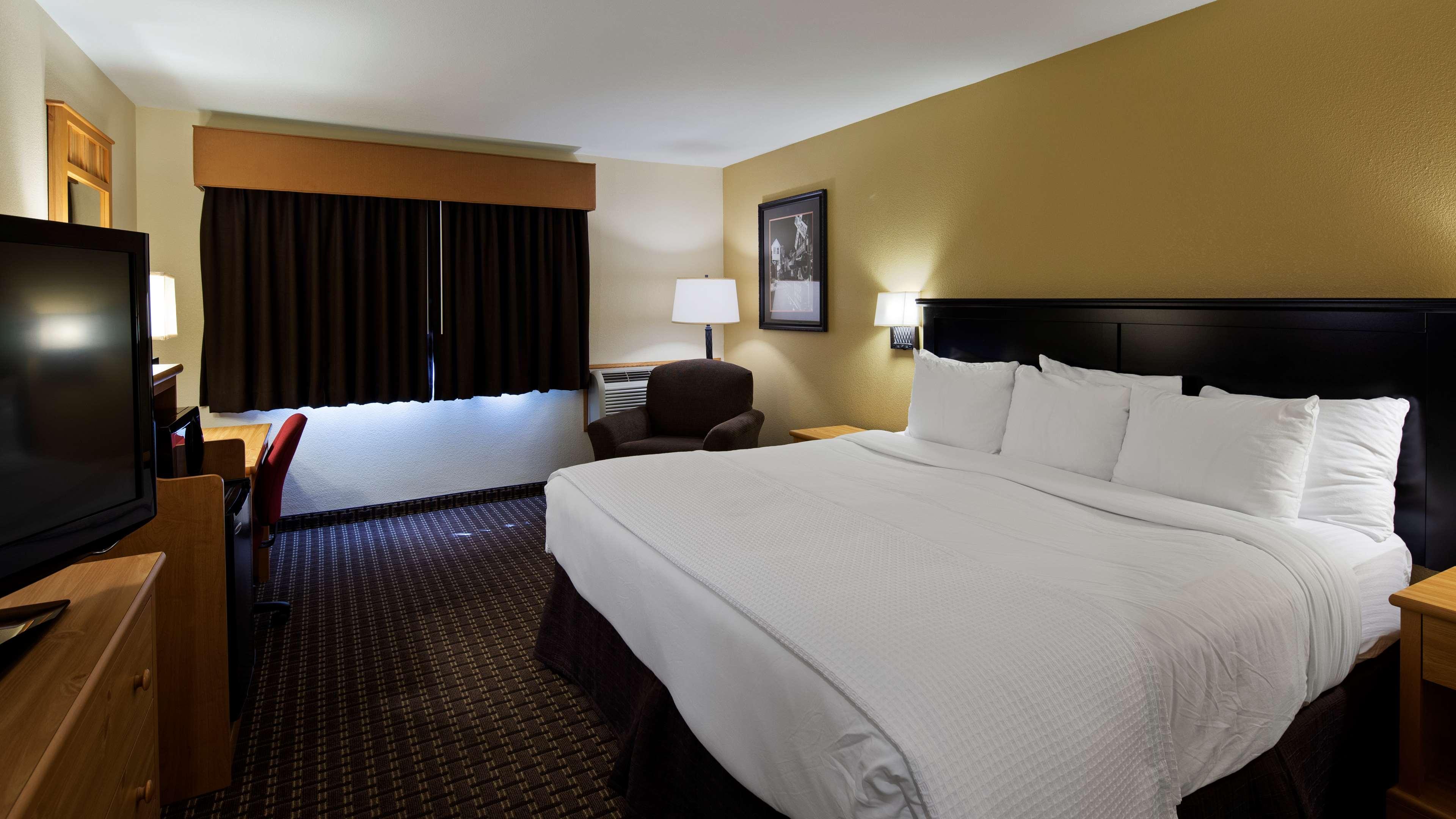 Best Western Golden Spike Inn & Suites Hill City Exterior photo
