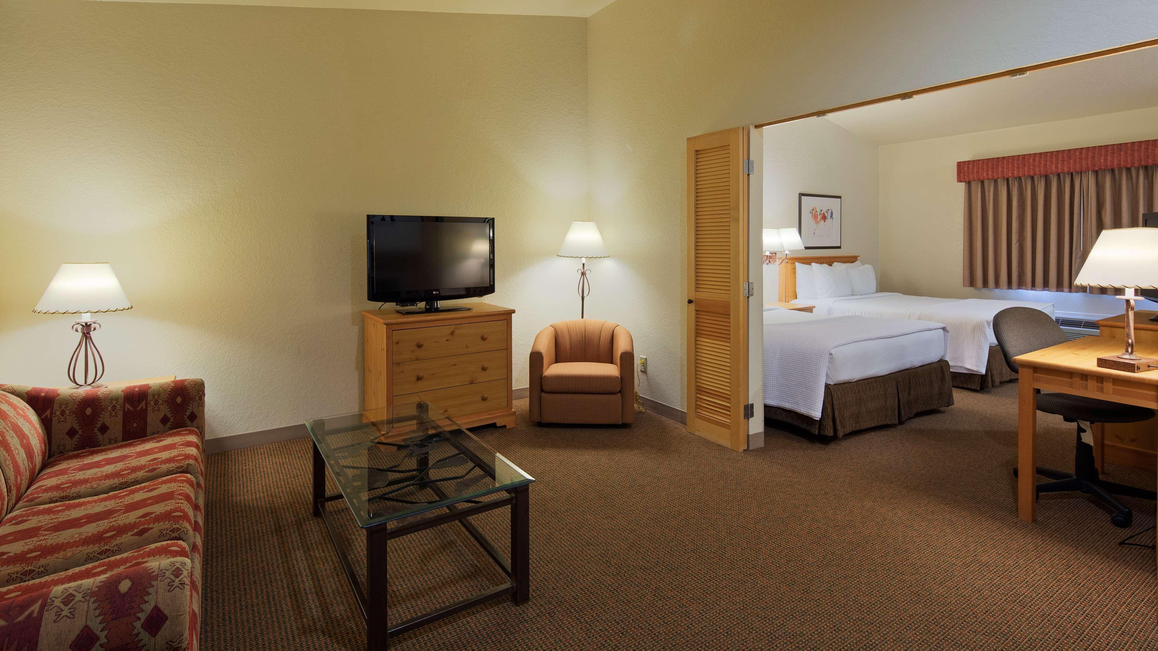 Best Western Golden Spike Inn & Suites Hill City Exterior photo