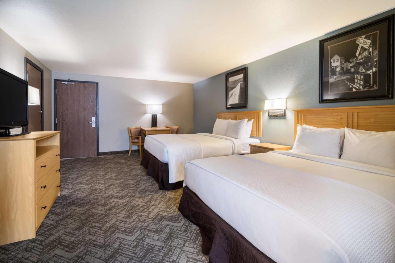 Best Western Golden Spike Inn & Suites Hill City Exterior photo