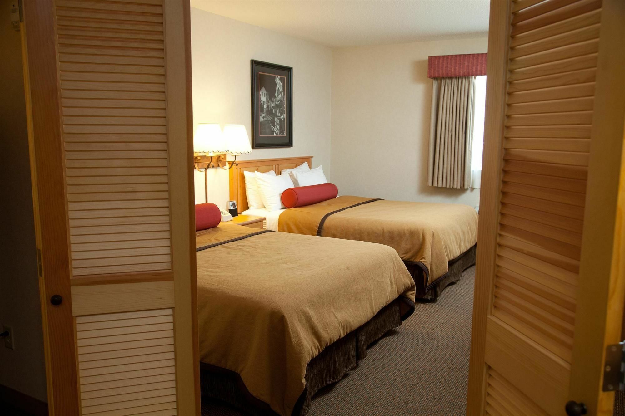 Best Western Golden Spike Inn & Suites Hill City Exterior photo